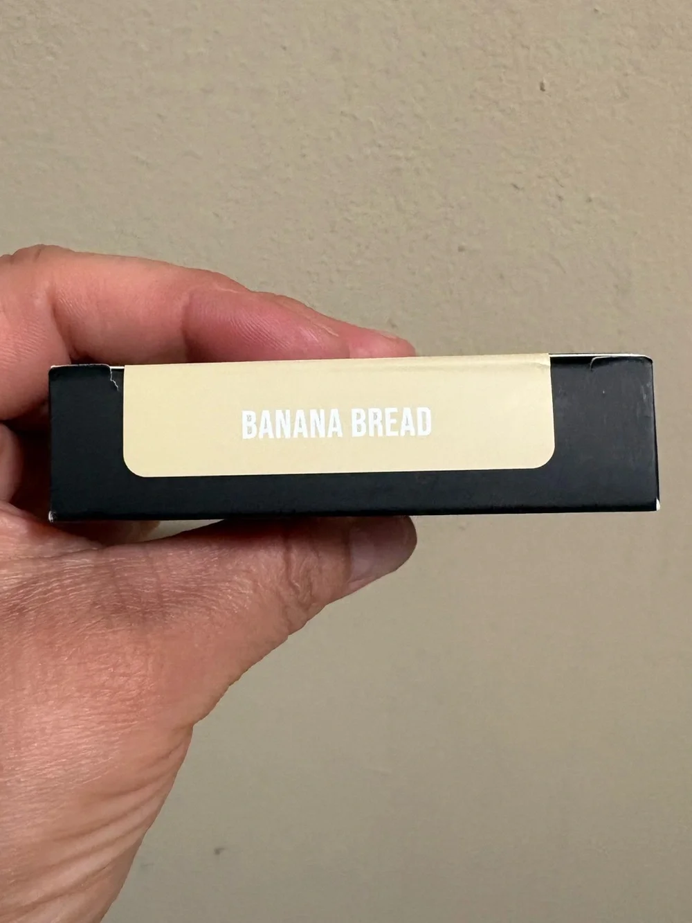 HUDA BEAUTY pressed brightening